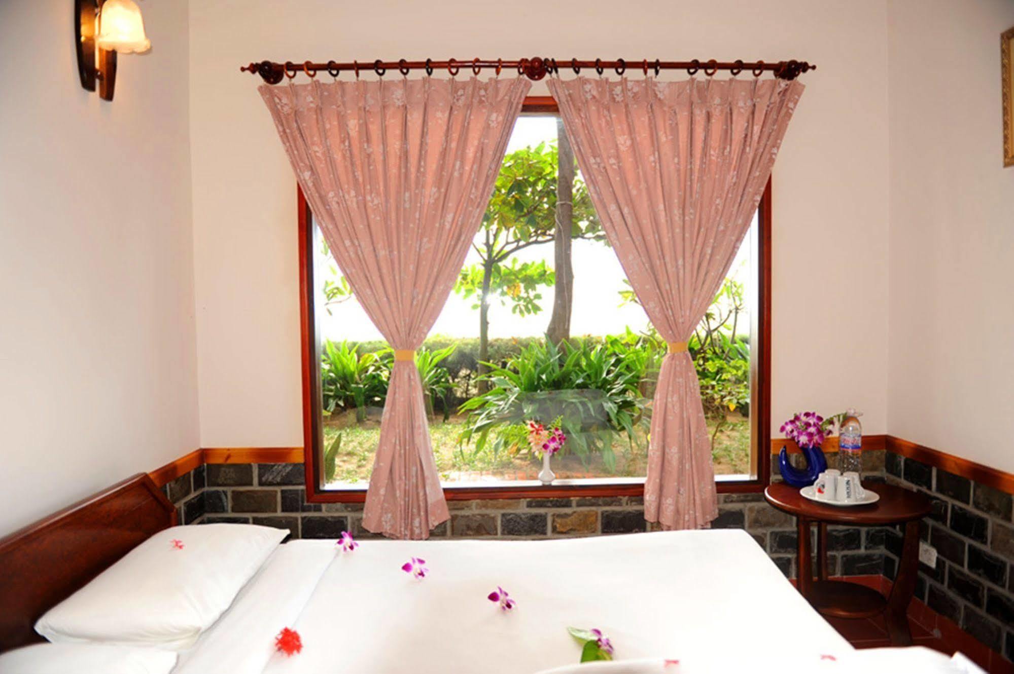 Vinh Suong Seaside Hotel And Resort Phan Thiet Exteriör bild
